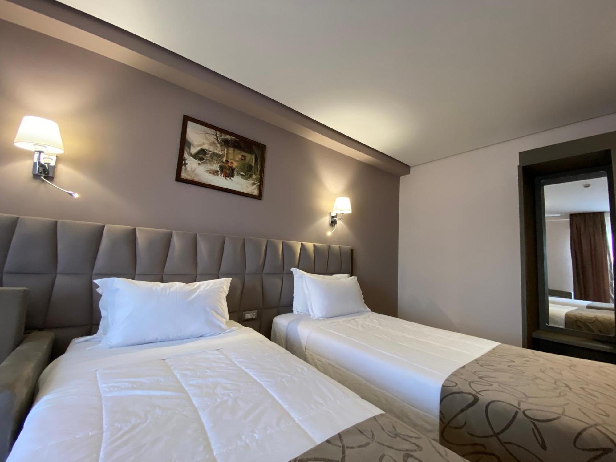 Doanesia Premium Hotel & Spa Tirana Exterior foto